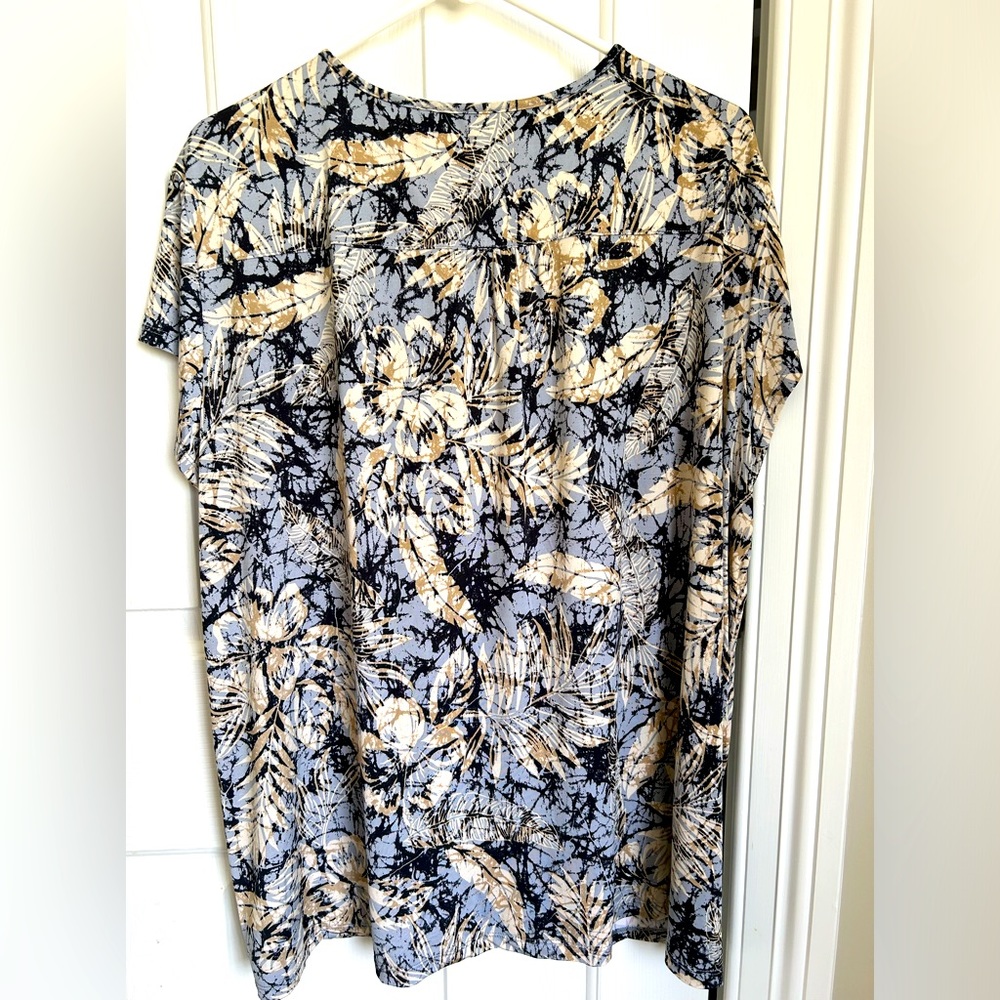 Blouse - Picture 2 of 3